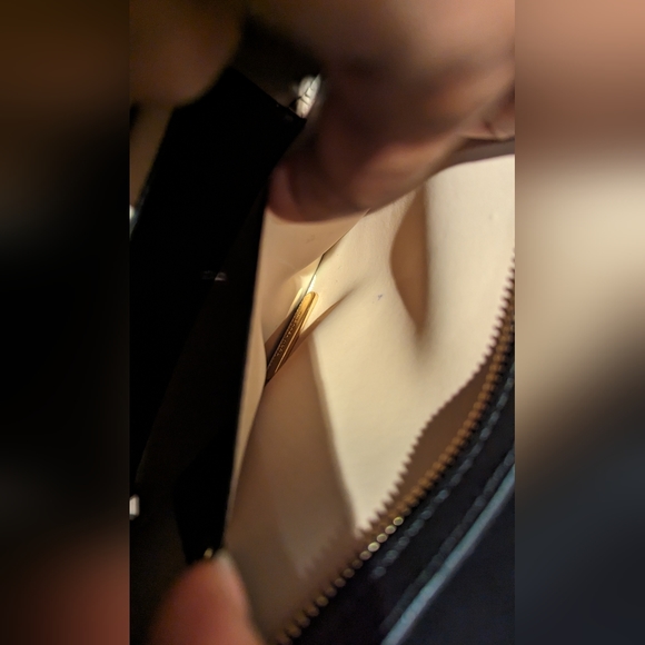 MK Tall Tote - Picture 4 of 8